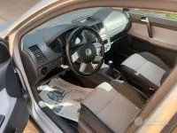 Usado VW Polo Cross 75 CV (55 kW) 2006 Gris Utilitario
