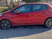 Usata Peugeot 208 Allure 68 CV (50 kW) 2015 Rosso Utilitaria