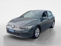 Usata VW Golf VIII Life 110 CV (80 kW) 2021 Dolphin grey Berlina