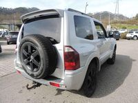 Usata Mitsubishi Pajero Invite 160 CV (117 kW) 2006 Grigio SUV