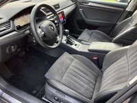 Usata Skoda Superb Style 150 CV (110 kW) 2022 Grigio metallizzato Station wagon