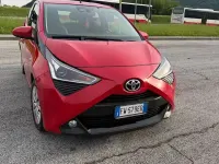Usata Toyota Aygo X-clusiv 72 CV (52 kW) 2019 Rosso Utilitaria