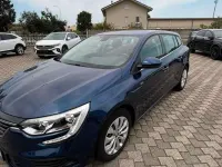 Usata Renault Mégane GrandTour Business 101 CV (74 kW) 2018 Blu Station wagon