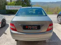 Usata Mercedes C220 Elegance 170 CV (125 kW) 2009 Grigio Berlina