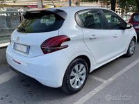 Usata Peugeot 208 Active 75 CV (55 kW) 2017 Bianco Utilitaria