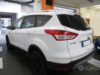 Usata Ford Kuga Titanium 150 CV (110 kW) 2015 Bianco pastello SUV