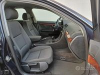 Begagnad Audi A4 131 HK (96 kW) 2001 Blå Sedan
