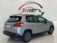 Usata Peugeot 2008 Allure 82 CV (60 kW) 2018 Argento SUV