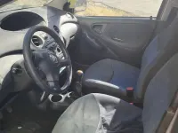 Usata Toyota Yaris 65 CV (47 kW) 2005 Grigio Utilitaria