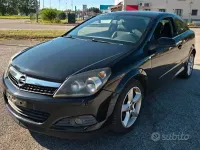 Usata Opel Astra GTC 105 CV (77 kW) 2006 Nero Berlina