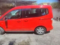 Usata Ford Tourneo Courier 100 CV (73 kW) 2017 Rosso Monovolume