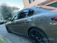 Usata Alfa Romeo Giulia 160 CV (117 kW) 2019 Marrone Berlina