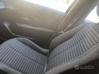 Usata Peugeot 208 Active 75 CV (55 kW) 2024 Nero Utilitaria