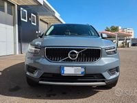 Usata Volvo XC40 Momentum 163 CV (119 kW) 2022 Grigio SUV