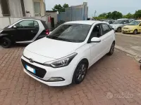 Usata Hyundai i20 Style 90 CV (66 kW) 2015 Bianco Berlina