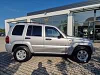 Usata Jeep Cherokee Sport 143 CV (105 kW) 2002 Grigio SUV