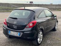 Usata Opel Corsa 90 CV (66 kW) 2010 Nero Utilitaria