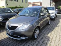 Usata Lancia Ypsilon Gold 69 CV (50 kW) 2016 Grigio Utilitaria
