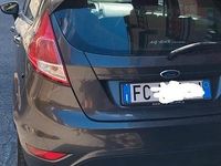 Usata Ford Fiesta 75 CV (55 kW) 2015 Grigio Utilitaria