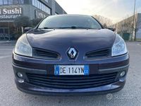 Usata Renault Clio II Dynamique 75 CV (55 kW) 2006 Blu Berlina