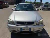 Usata Opel Astra Club 101 CV (74 kW) 2000 Grigio Berlina