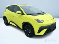 Nuova BYD Dolphin Surf Comfort 83 kW (114 CV) 2026 Giallo Utilitaria