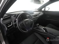 Usata Lexus UX 152 CV (111 kW) 2021 Grigio SUV