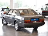 Usata Alfa Romeo 90 Quadrifoglio 156 CV (114 kW) 1985 Grigio Berlina