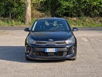 Usado Kia Rio 84 CV (61 kW) 2017 Negro Berlina