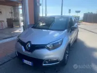 Usata Renault Captur Intens 90 CV (66 kW) 2017 Grigio SUV
