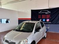 Usata Toyota Yaris 68 CV (50 kW) 2001 Grigio Berlina