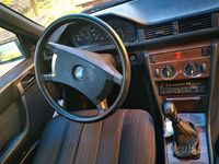 Usata Mercedes 200 72 CV (52 kW) 1987 Bianco Berlina