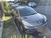 Usata Peugeot 206+ 68 CV (50 kW) 2011 Grigio Utilitaria