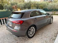 Usata Mercedes A180 116 CV (85 kW) 2018 Grigio Berlina
