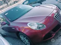 Usata Alfa Romeo Giulietta 105 CV (77 kW) 2012 Rosso Utilitaria