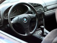 Usata BMW 318 M Sport 140 CV (102 kW) 1998 Blu Coupé