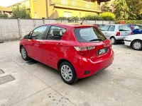 Usata Toyota Yaris Active 69 CV (50 kW) 2017 Rosso Berlina