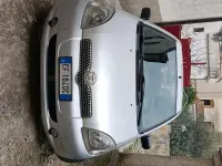 Usata Toyota Yaris 65 CV (47 kW) 2003 Grigio Berlina