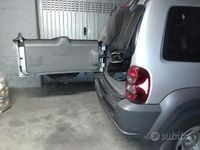Usata Jeep Cherokee 163 CV (119 kW) 2007 Grigio SUV