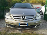 Usata Mercedes B180 109 CV (80 kW) 2007 Antracite pastello Monovolume