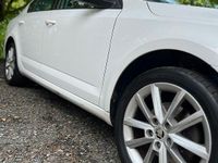 Usata Skoda Octavia Active 105 CV (77 kW) 2013 Bianco Berlina