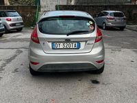 Usata Ford Fiesta 97 CV (71 kW) 2009 Grigio Berlina
