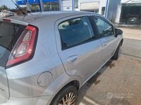 Usata Fiat Punto 77 CV (56 kW) 2014 Grigio Utilitaria
