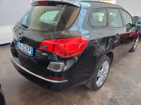 Usata Opel Astra 110 CV (80 kW) 2014 Nero Station wagon