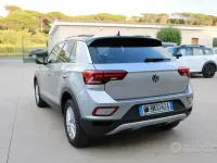 Usata VW T-Roc Style 116 CV (85 kW) 2025 Grigio SUV