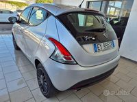 Usata Lancia Ypsilon Gold 69 CV (50 kW) 2015 Grigio Utilitaria