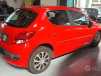 Usata Peugeot 207 Active 73 CV (53 kW) 2011 Rosso Berlina