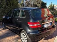 Usata Mercedes B180 Premium 109 CV (80 kW) 2011 Nero Monovolume