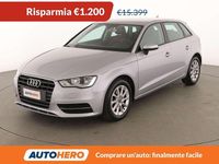 Usado Audi A3 Attraction 110 CV (80 kW) 2016 Plateado Berlina