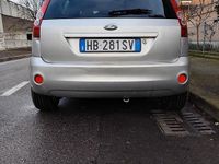Usata Ford Fiesta Ghia 96 CV (70 kW) 2008 Grigio Utilitaria